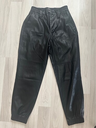 Bershka deri pantolon - Görsel 2