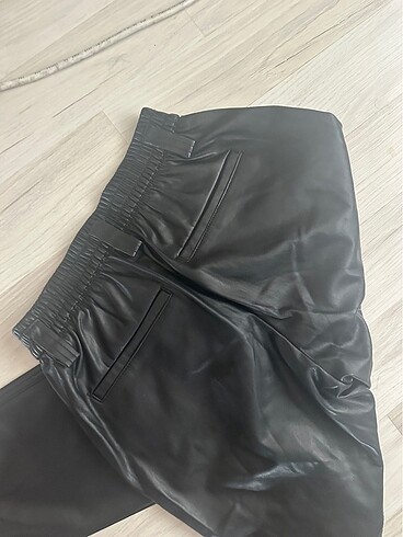 Bershka deri pantolon - Görsel 4
