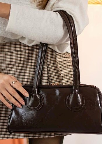 Klasik Parlak Deri Kadın El Çantası - Görsel 2