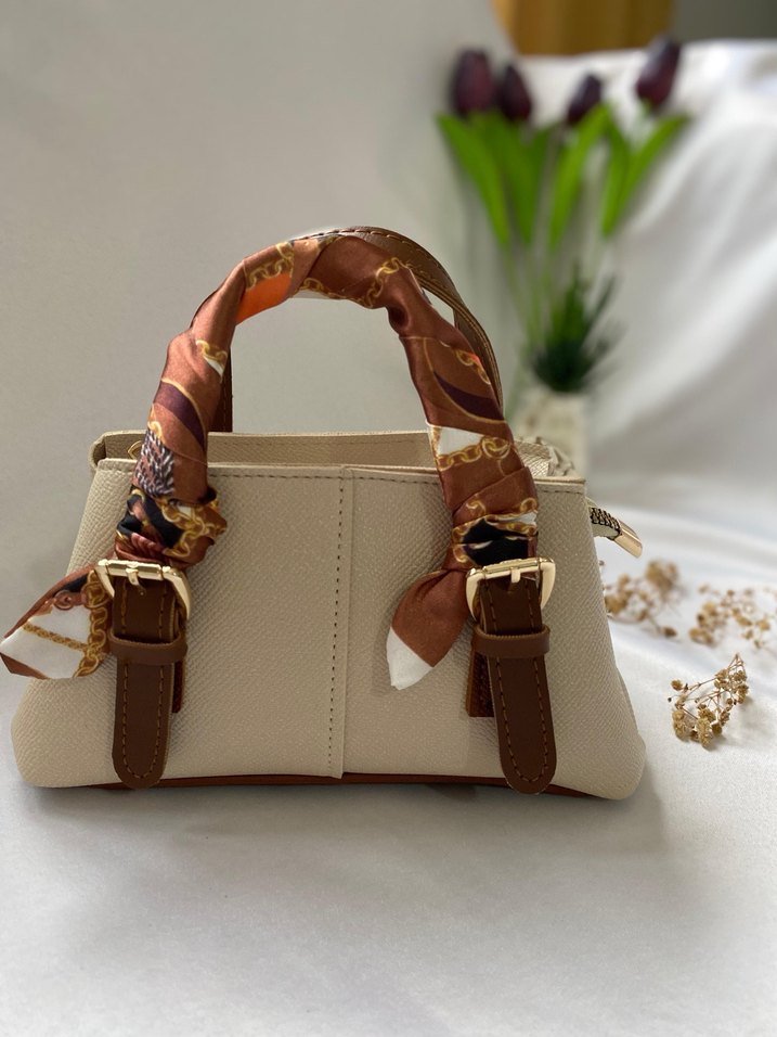 Fular Detaylı Krem Çanta - Görsel 2