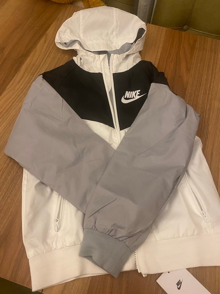 Nike Bayan Beyaz Rüzgarlık Fermuarlı Kapüşonlu - Görsel 2