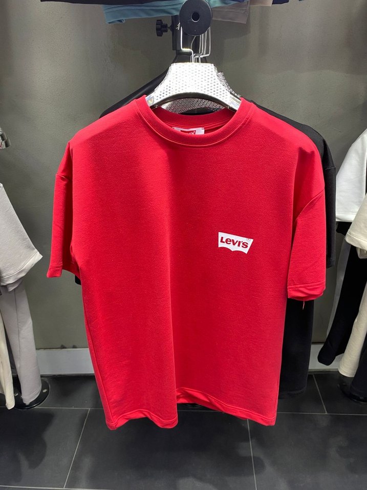 Levi's Kırmızı Oversize Tişört — görsel 2/2