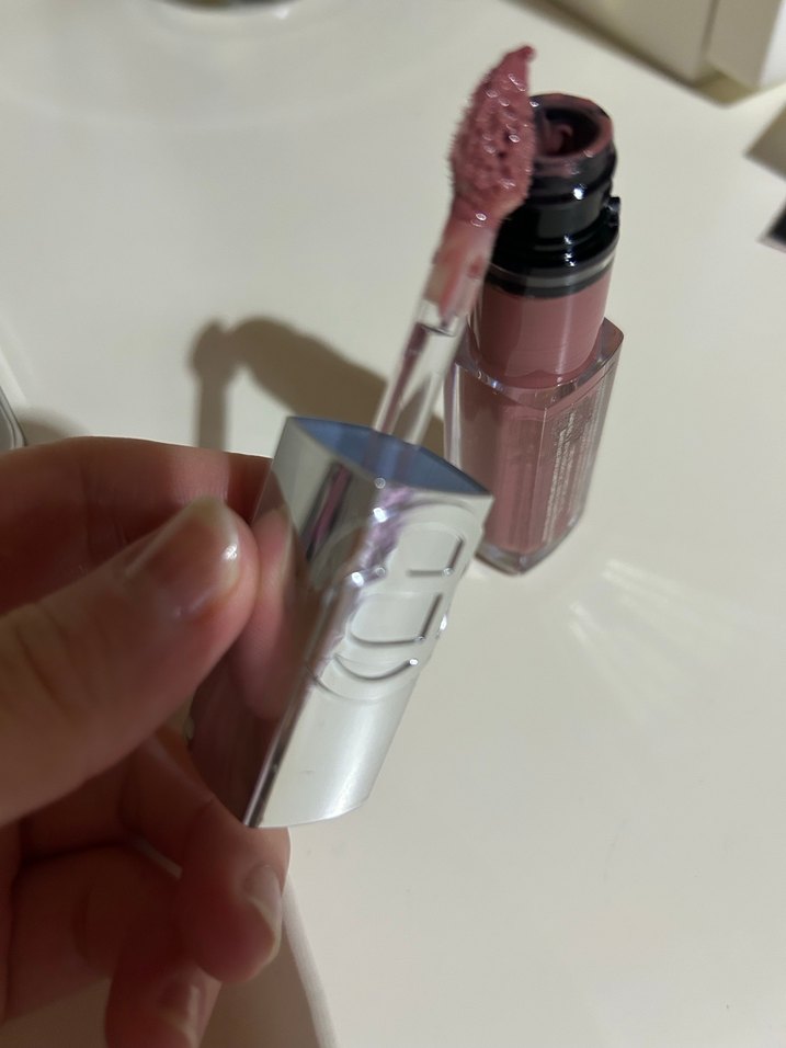 Loreal Paris plump ambition 601 numara gloss - Görsel 2