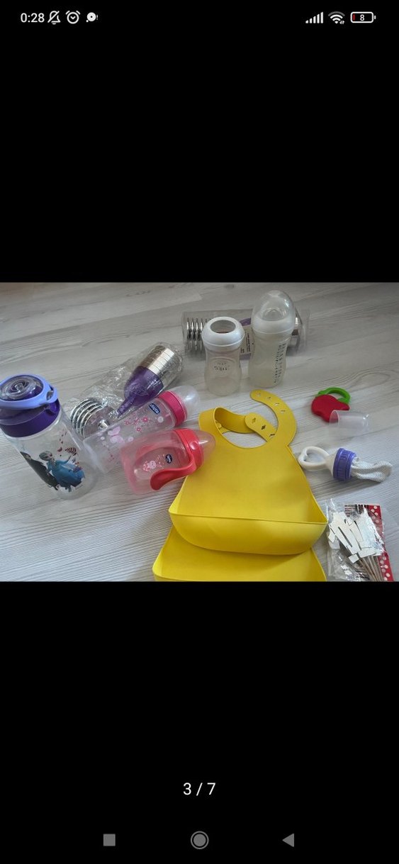 Sarı Bebek Mama Önlüğü ve Renkli Biberon Seti - Görsel 2