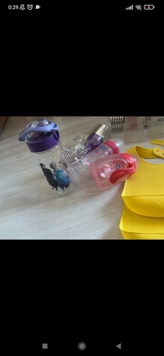 Sarı Bebek Mama Önlüğü ve Renkli Biberon Seti - Görsel 5