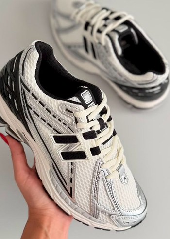 New Balance ürünü