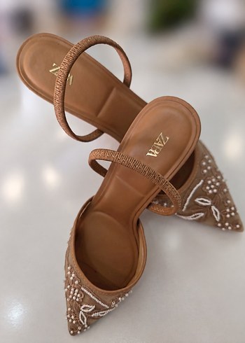 Zara Bej Tasli Slingback Topuklu Ayakkabi
