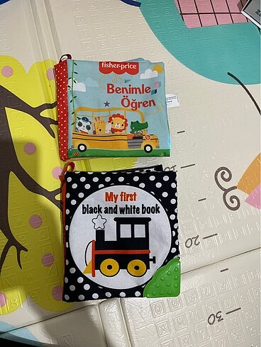 Eğitici hışırtılı bez kitap