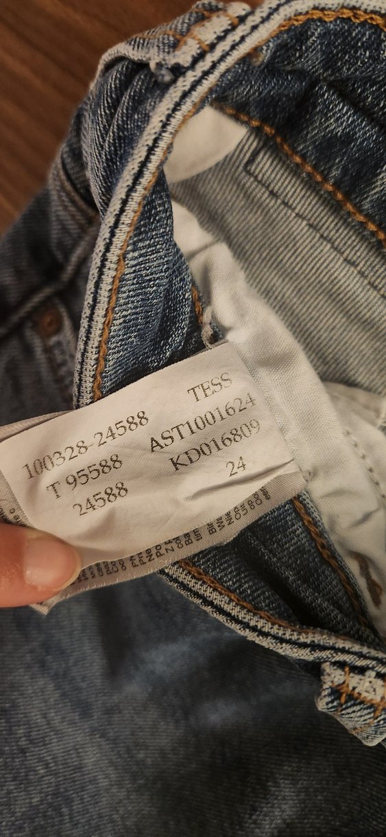 Mavi Çiçek Nakışlı Açık Mavi Denim Jean — görsel 9/10
