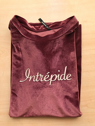 Stradivarius Tshirtttt