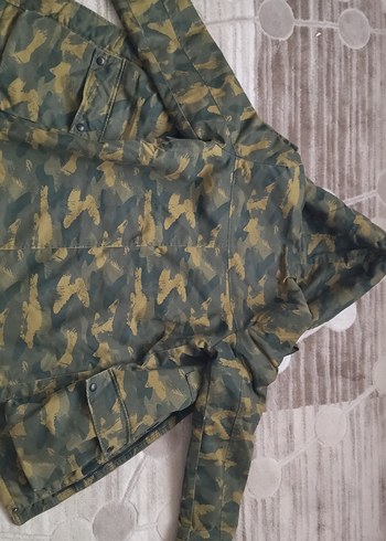 Gri Kamuflaj Desenli Erkek Çocuk Mont - Görsel 4