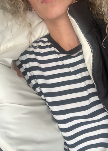 Siyah Yüksek Yakalı Fermuarlı Kadın Yelek - Görsel 3