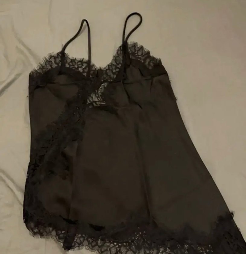 Dantel Detaylı Siyah V Yaka Kadın Atlet - Görsel 5