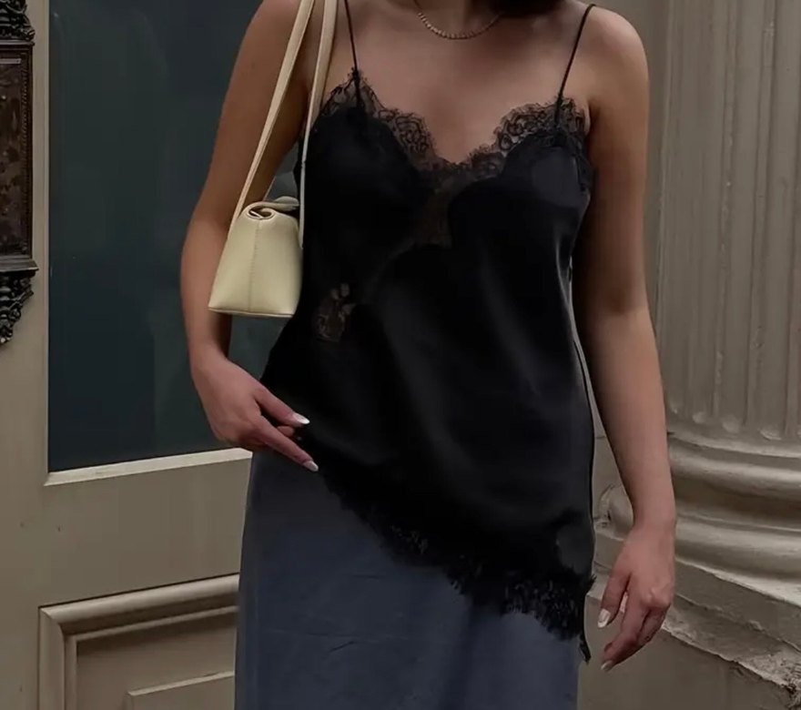 Dantel Detaylı Siyah V Yaka Kadın Atlet - Görsel 3