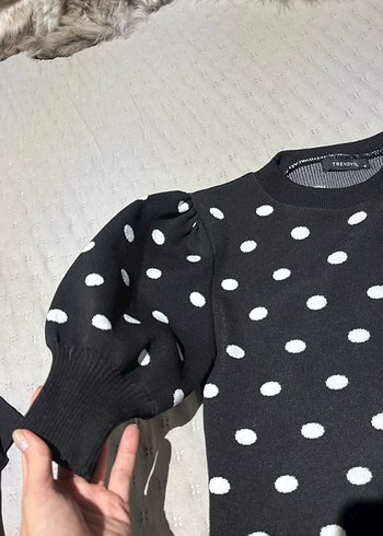 Siyah Beyaz Puantiyeli Kadın Kazak - Görsel 4