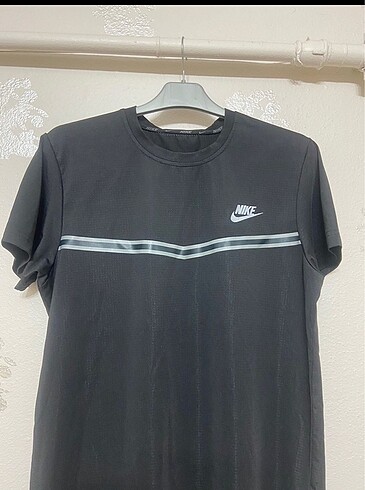 l Beden NİKE L BEDEN T.SHIRT SIFIR