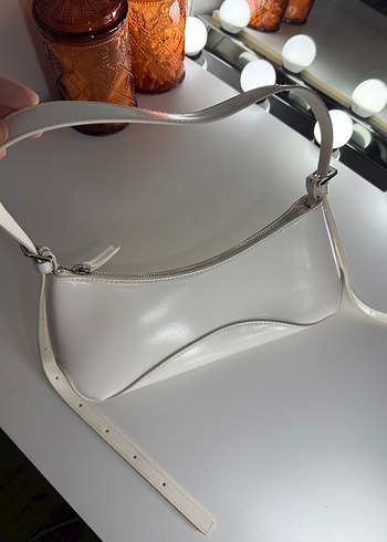 H&M Minimalist Beyaz Omuz Cantasi
