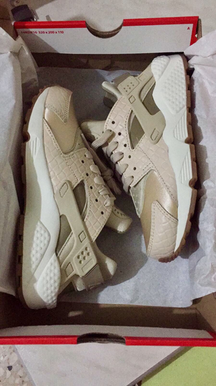 Nike huarache premium