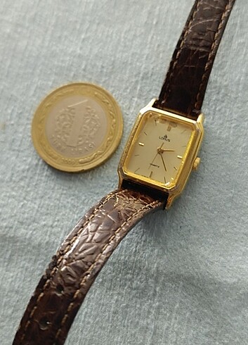 Beden Lorus vintage pilli saat