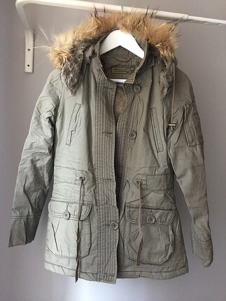 Bershka Tavşan tüylü Parka