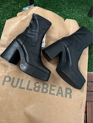 38 Beden siyah Renk Pull and Bear platform bot