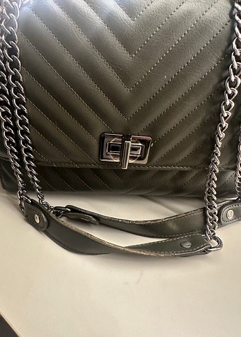 Gri Zincir Detaylı Deri Kadın Çanta - Görsel 4