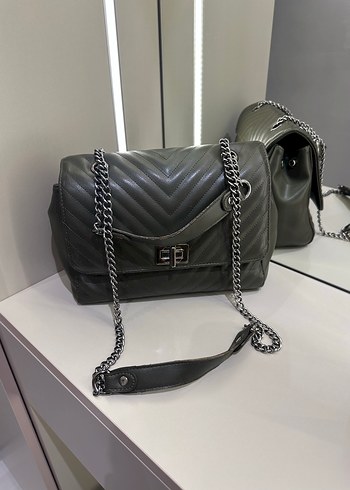 Gri Zincir Detaylı Deri Kadın Çanta - Görsel 5