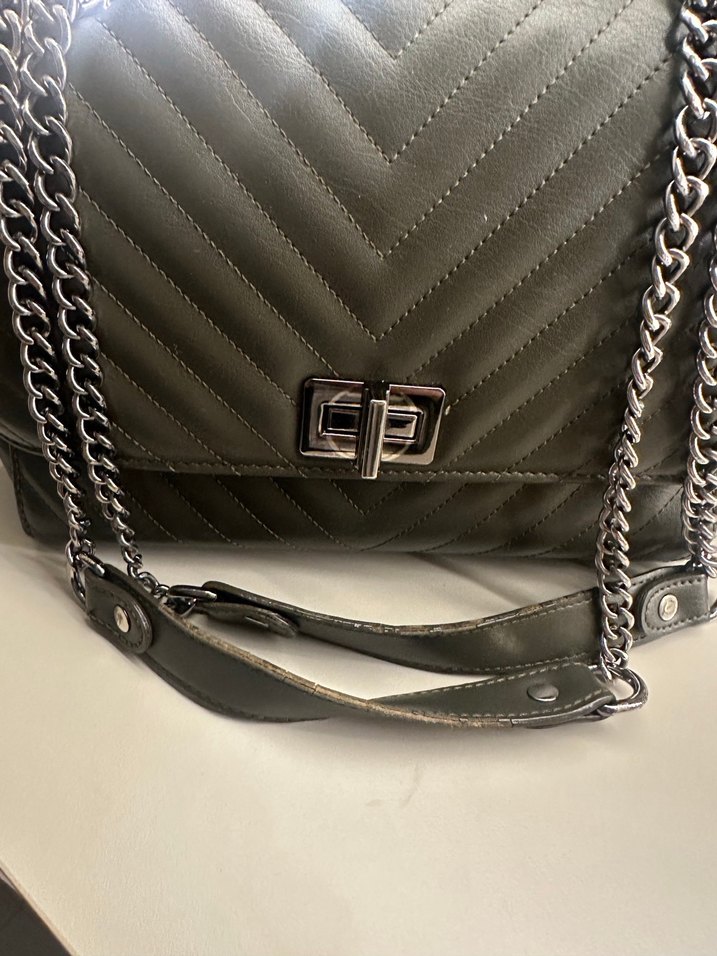 Gri Zincir Detaylı Deri Kadın Çanta - Görsel 4