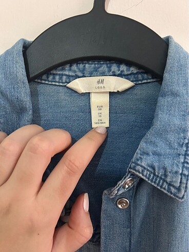 38 Beden mavi Renk Vücuda Oturtmalı Kot Gömlek