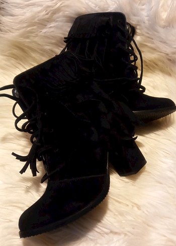 Siyah Süet Püsküllü Yüksek Topuklu Bot - Görsel 3