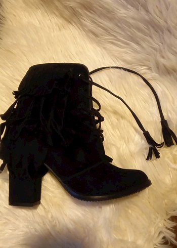 Siyah Süet Püsküllü Yüksek Topuklu Bot - Görsel 2