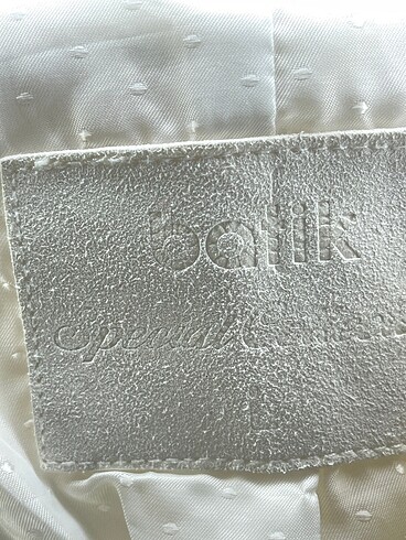l Beden beyaz Renk Batik Deri Ceket %70 İndirimli.