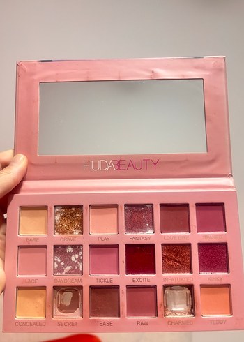 Huda Beauty Huda Beauty Nude Eyeshadow Paleti