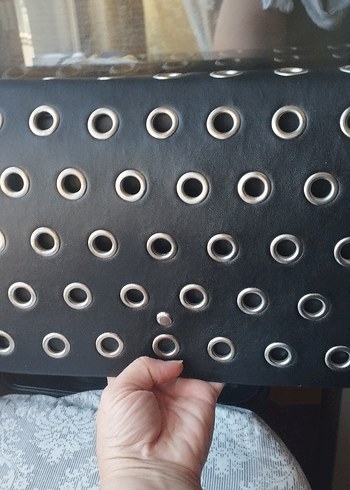 Koton Siyah Deri Tokalı Punk Clutch Çanta
