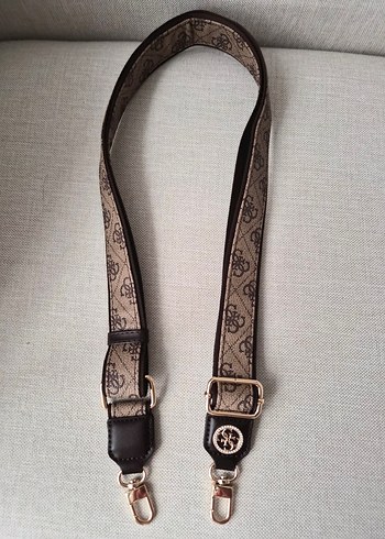 Guess Bej Kahverengi Monogramli Ayarlanabilir Canta Askisi