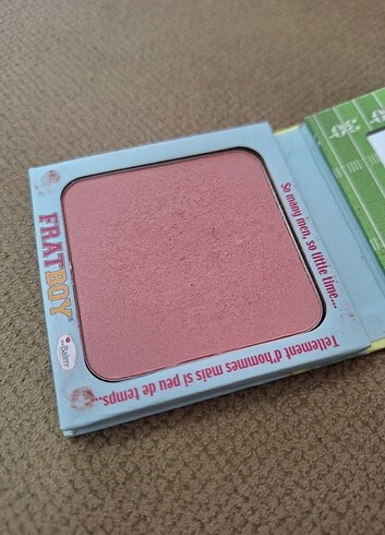 Beden The balm frat boy allık