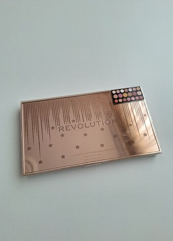 Revolution ultimate lights far paleti