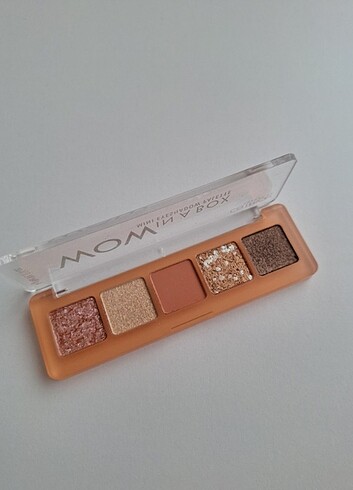 Catrice wow 010 peach perfect far paleti