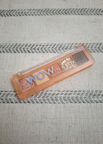 Catrice wow in a box far paleti