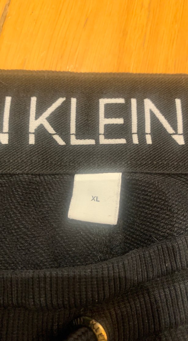 Calvin Klein Jeans Siyah Rahat Şort — görsel 2/4