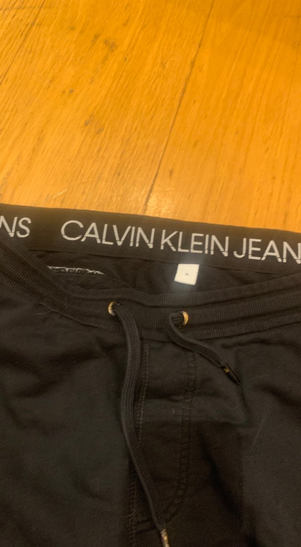 Calvin Klein Jeans Siyah Rahat Şort — görsel 3/4