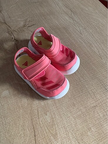 Adidas sandalet