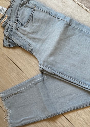 Levis Acik Mavi Denim Jean
