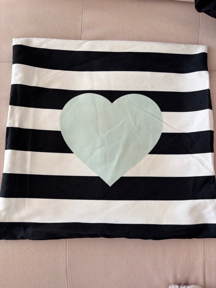 Pembe Kalp Desenli Modern Yastık Kılıfı 2li - Görsel 2