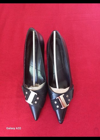 Nine West Siyah Deri Ayakkabi Sivri Topuklu