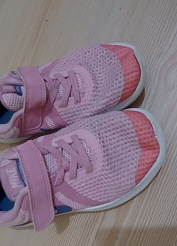 Nike kız çocuk ayakkabı