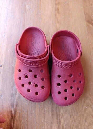 C11 Crocs 