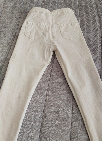 Beyaz dar kesim likralı pantolon 