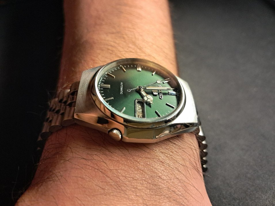 Koleksiyonluk Yeşil Kadran Seiko 5 Automatic 7009 Kalibre — görsel 4/12