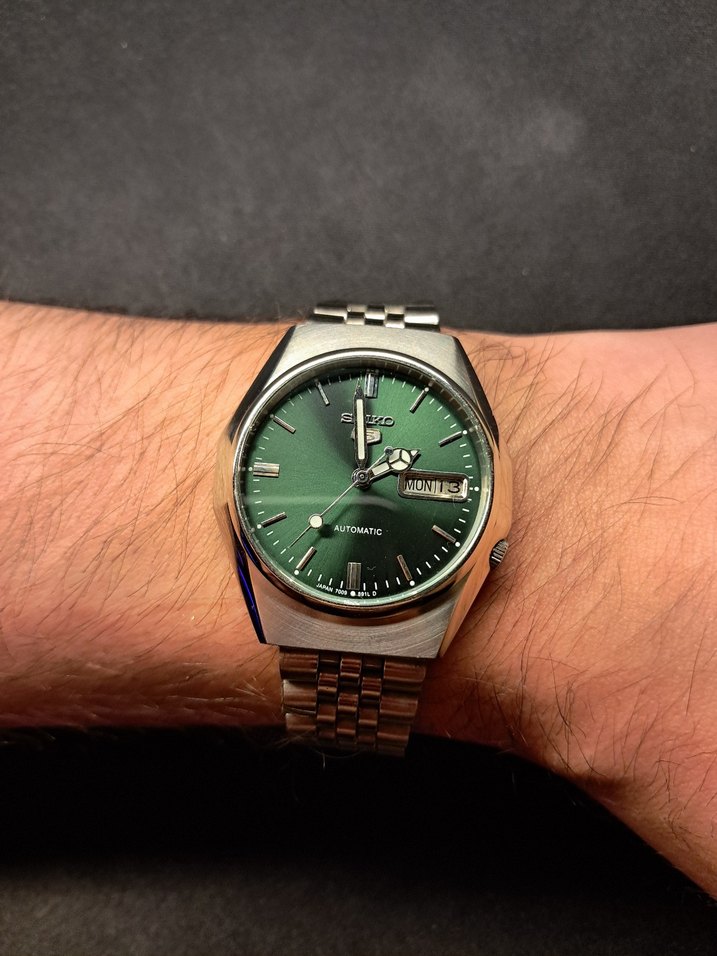 Koleksiyonluk Yeşil Kadran Seiko 5 Automatic 7009 Kalibre — görsel 3/12